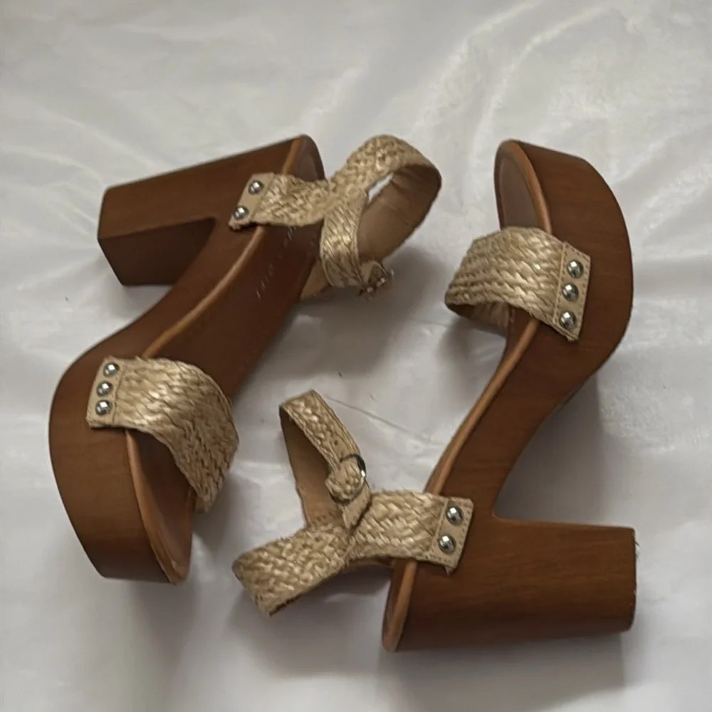 Madden Girl Lifft‎ Platform high heel raffia sandals Sz 7